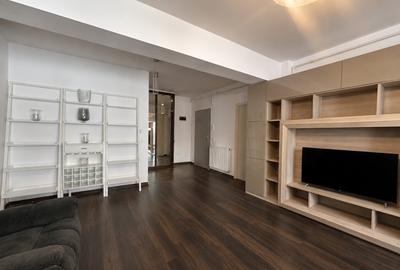 Apartament cu 3 camere decomandat, mobilat în Tractorul