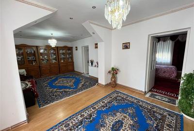 Caransebes, Casa la Curte, Zona Spitalului - 6