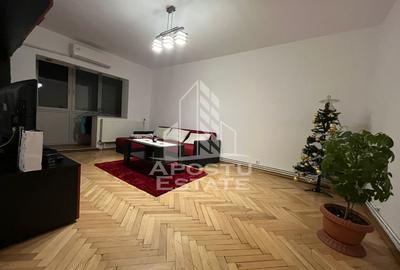 Apartament cu 3 camere, decomandat, 2 bai, zona Soarelui - 1