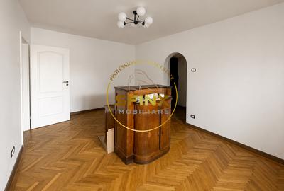 Apartament cu 3 camere semidecomandat în Dorobanți