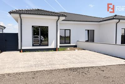 Duplex cu 4 camere - Toate utilitatile + Asfalt - Mosnita Noua - 1
