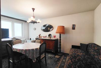 Apartament 3 camere, decomandat, zona 1 Decembrie 1918 - 2