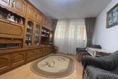 Apartament cu 2 camere decomandat în Tei