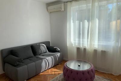 Apartament cu 2 camere decomandat, mobilat în Central