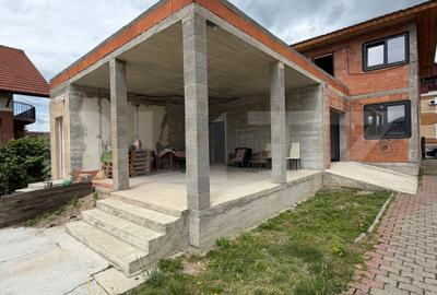 Casă individuală cu 5 camere în Câmpia Turzii
