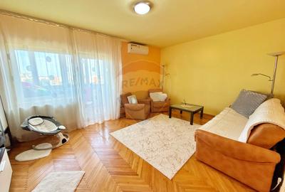 Apartament cu 3 camere semidecomandat, mobilat în Aurel Vlaicu