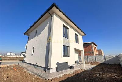 Casa Individuala de vanzare - Teren 350 mp | 4 camere - 3 bai - 4