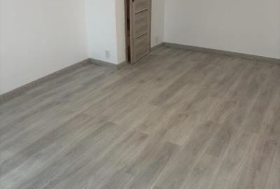 Garsonieră decomandată în Vitan Mall