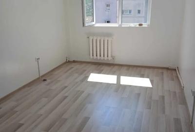 Apartament cu 2 camere decomandat în Mircea cel Bătrân