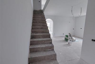 Duplex spatios - dormitor la parter - bucatarie mare - 6