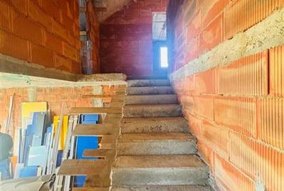 Casa individuala cu garaj si subsol 5 camere Vorovesti - 10