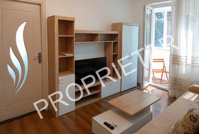 Proprietar vând apartament 2 camere ultracentral Parc 1 Decembrie 2 balcoane, AC - 12