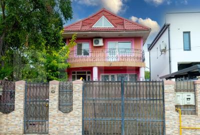 Casa de vanzare, 117 mp, zona Micro 14 - 1