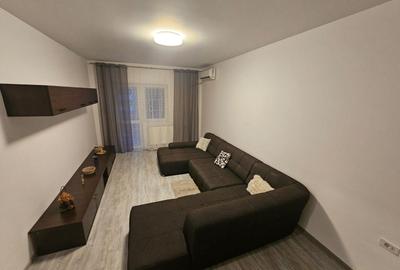 Apartament cu 2 camere decomandat, mobilat în Metalurgiei