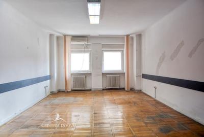 Universitate - Spatiu de birouri, 80 mp, 3 camere - 3