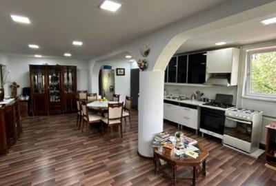 UNIVERSITATE, Apartament 3 camere - etaj 3 - 2