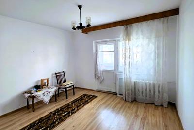 Oancea -Spital Sf Maria-2 Camere Decomandat 63mp-bloc 1990-etaj intermediar - 11