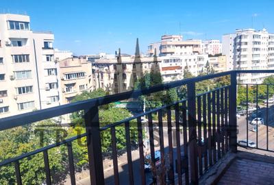 Apartament cu 2 camere decomandat în Moșilor