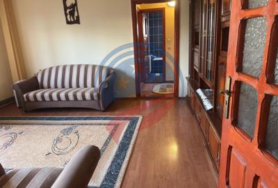 Apartament cu 2 camere semidecomandat în 1 Mai