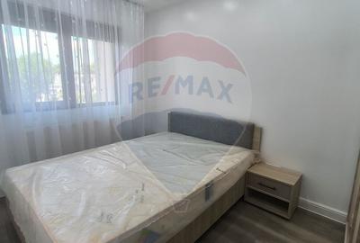Apartament 3 camere de vânzare -Renovat complet - Micro 40 - 16