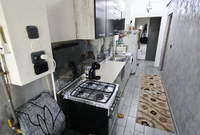 ROANDY-Garsoniera renovata,complet mobilata si utilata-9 Mai - 3
