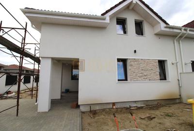Duplex cu 4 camere în Dumbrăvița