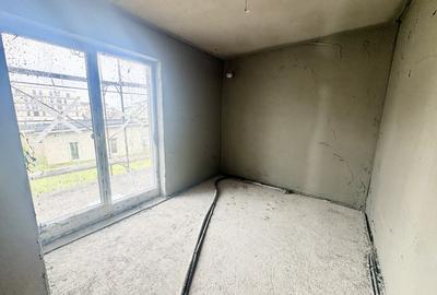 Apartament cu 2 camere decomandat în Giroc