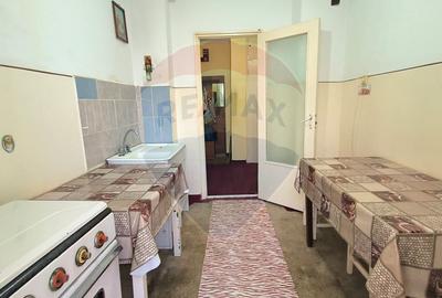 Apartament cu 3 camere de vânzare, decomandat Micro 17- Galați - 11
