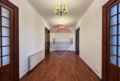 Vilă Neoclasică Arh. Enescu Cișmigiu 4 camere - 2