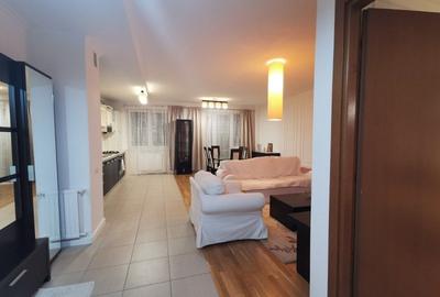 Apartament cu 2 camere decomandat în Parcul Carol
