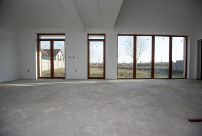 Vila Pecica, 3 dormitoare, 3 băi, teren 450 mp - 1