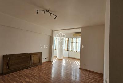 Apartament de vanzare, 3 camere decomandat.Republicii - 2