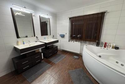 TROCADEO DUPLEX  CU 3 CAMERE 107 MP PRET 2650000 EURO - 13