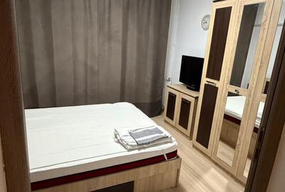 Apartament cu 3 camere semidecomandat în Unirii