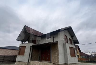 Casă individuală cu 5 camere în Unirea