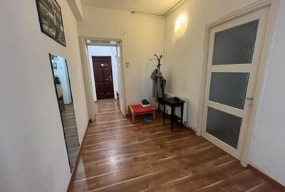 Apartament cu 3 camere cu vedere pe Regina Elisabeta / Ultracentral / Risc 1 - 5
