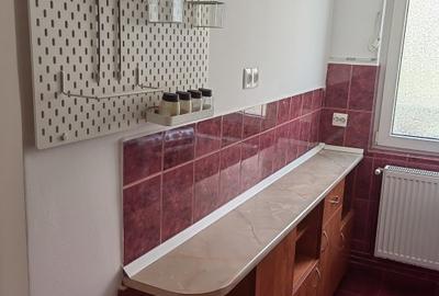 Proprietar închiriez garsonieră Hala Traian Sector 2 - 3