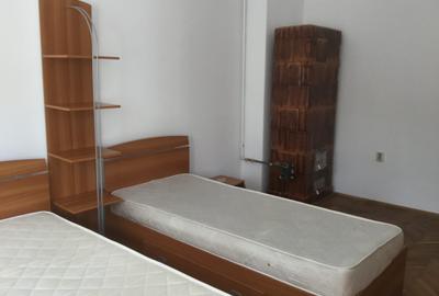 Casă individuală cu 4 camere în Central