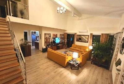 Penthouse cu 4 camere decomandat, mobilat în Otopeni