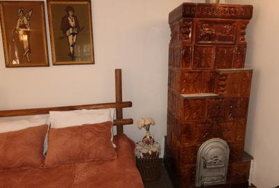 Conac de vânzare | Provița de Sus | 10.000 mp teren | 2 case | 6 dormitoare - 18