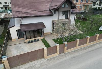 Casă individuală cu 6 camere în Aeroport