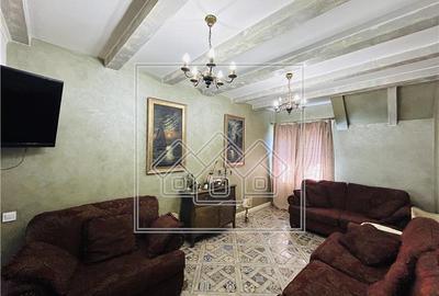 Apartament cu 4 camere decomandat în Central