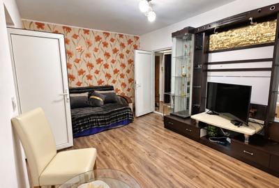 Apartament cu 2 camere semidecomandat, mobilat în Rovine