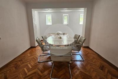 Apartament cu 4 camere circular în Capitale