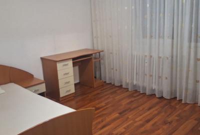 Apartament cu 3 camere decomandat, mobilat în Brâncoveanu