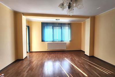 Apartament cu 2 camere decomandat, mobilat în Nicolina