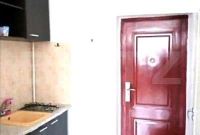 Garsonieră de închiriat ,21 mp, zona Tractorul - 6