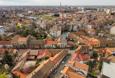Casa pretabila pentru diferite activati, situata in zona Centrala - 24