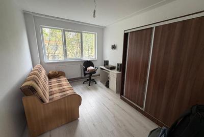 Apartament 2 camere decomandat, etaj 1/10, zona Tatarasi - 3