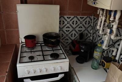 Apartament 2 camere, decomandat ,etaj 2,langa scoala 40 - 3